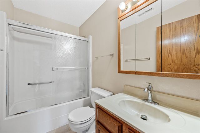 3490 Willowridge Road D, Marion, IA 52302