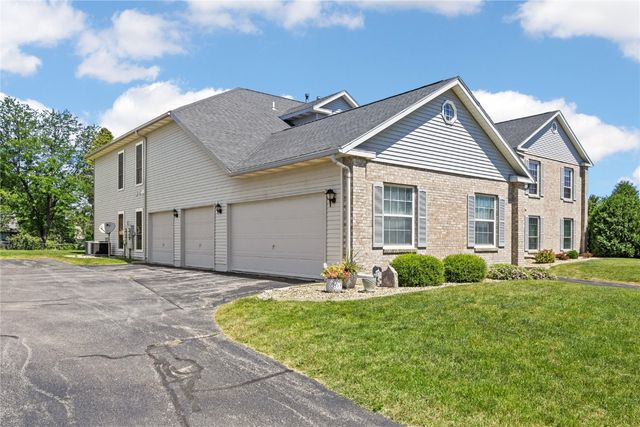 3490 Willowridge Road D, Marion, IA 52302