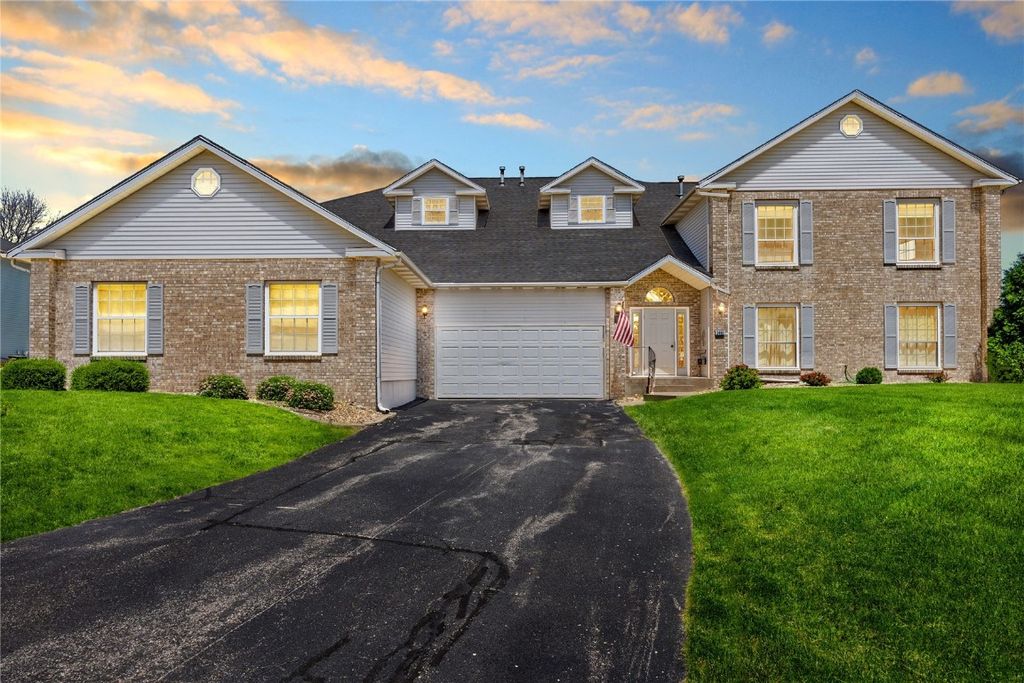 3490 Willowridge Road D, Marion, IA 52302