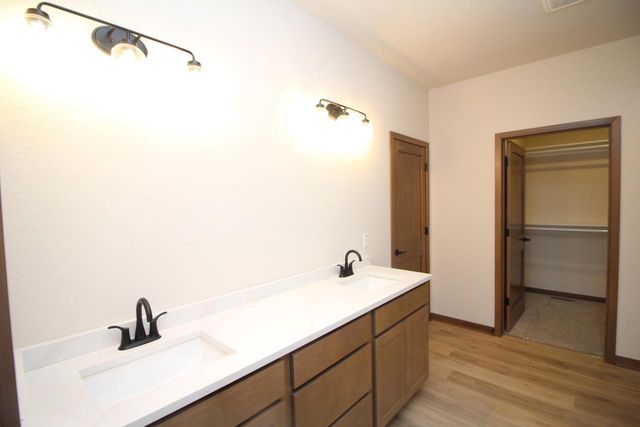 522 Calvin LANE, Racine, WI 53406