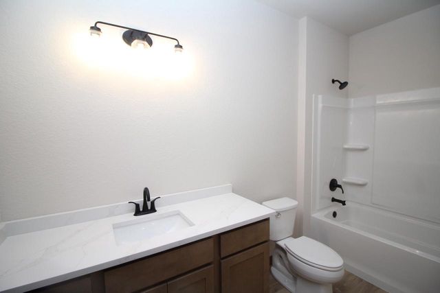 522 Calvin LANE, Racine, WI 53406