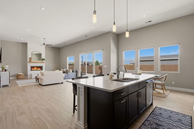 7907 Tiburon Hills Drive NW, Albuquerque, NM 87120