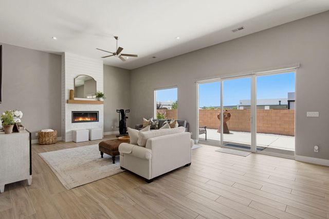 7907 Tiburon Hills Drive NW, Albuquerque, NM 87120