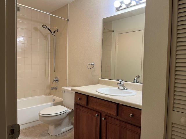 1481 Center Street 707, Mount Pleasant, SC 29464