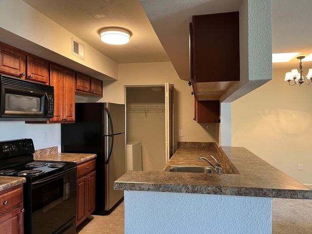 1481 Center Street 707, Mount Pleasant, SC 29464