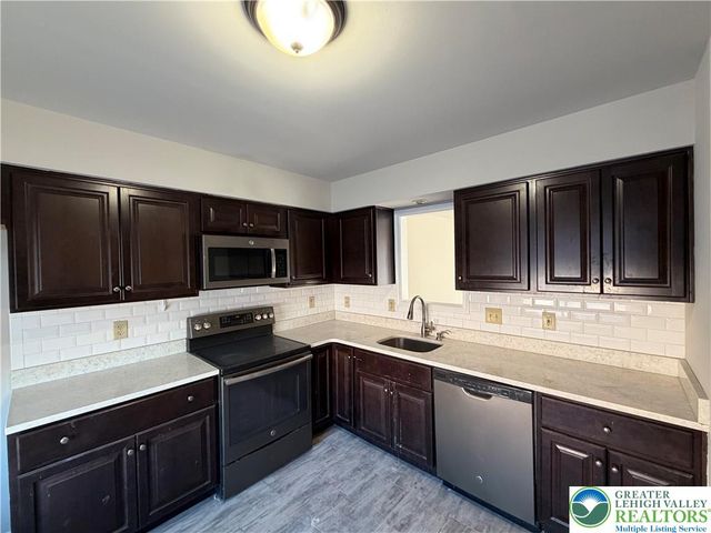 350 Moty Drive, Alburtis Boro, PA 18011