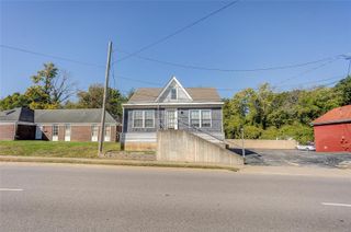 6120 Godfrey Road, Godfrey, IL 62035