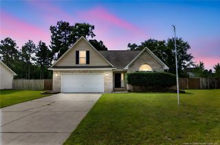 162 Fallingleaf Drive, Raeford, NC 28376