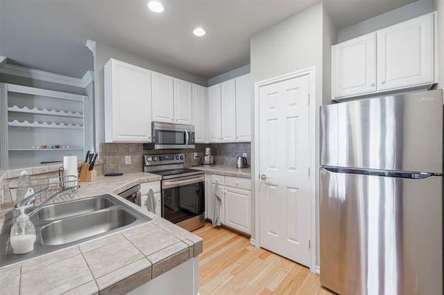 2400 Mccue Road 308, Houston, TX 77056