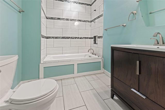 1621 NW 70th Place, Ankeny, IA 50023