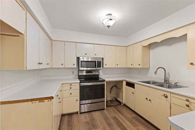 1621 NW 70th Place, Ankeny, IA 50023