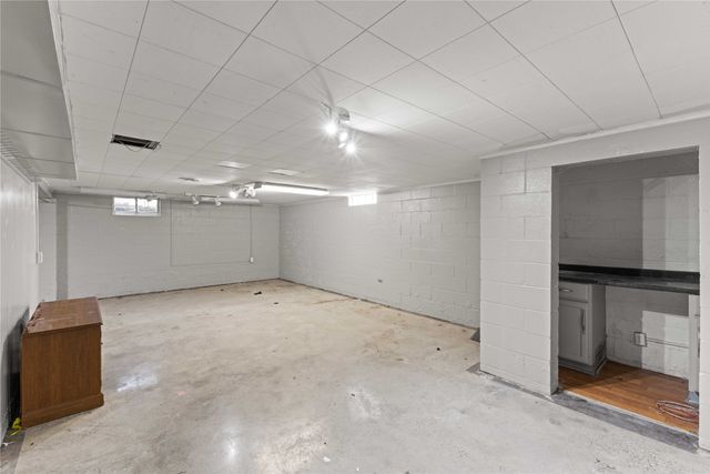 1621 NW 70th Place, Ankeny, IA 50023