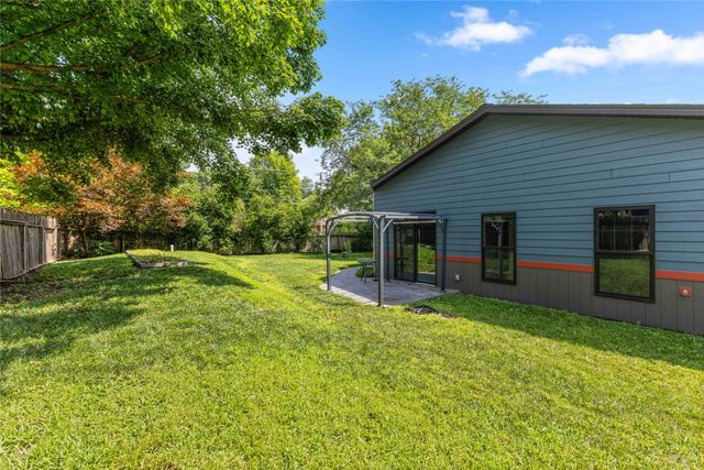 1621 NW 70th Place, Ankeny, IA 50023