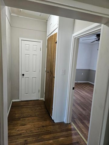 2158 North Boonville Avenue, Springfield, MO 65803