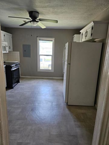 2158 North Boonville Avenue, Springfield, MO 65803