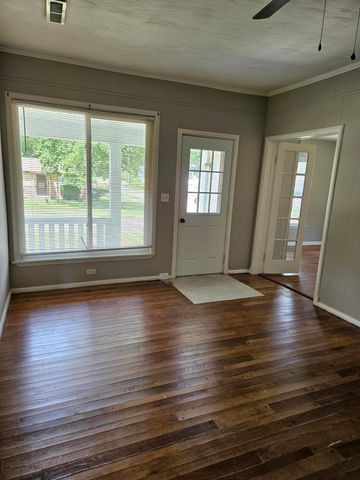 2158 North Boonville Avenue, Springfield, MO 65803