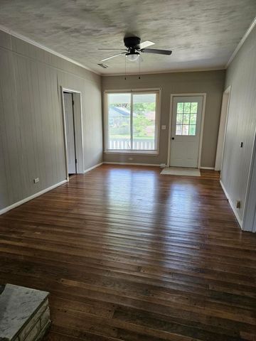 2158 North Boonville Avenue, Springfield, MO 65803