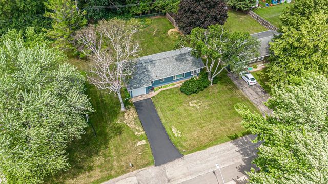 52 MYRNA JANE DRIVE, Oshkosh, WI 54902