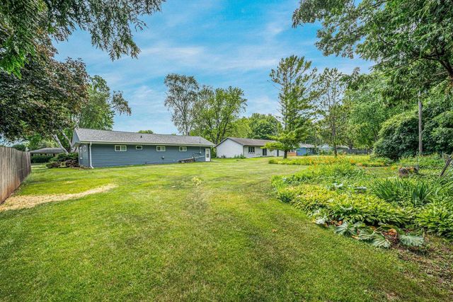 52 MYRNA JANE DRIVE, Oshkosh, WI 54902