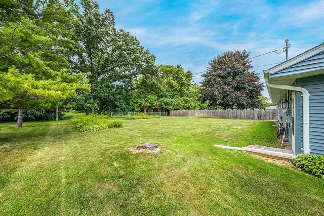 52 MYRNA JANE DRIVE, Oshkosh, WI 54902