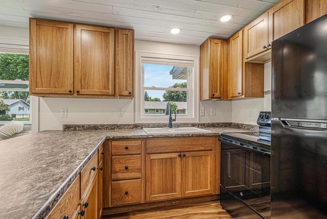 52 MYRNA JANE DRIVE, Oshkosh, WI 54902
