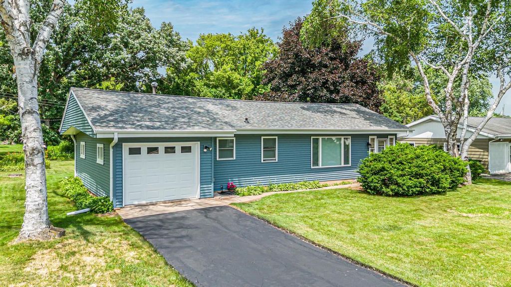 52 MYRNA JANE DRIVE, Oshkosh, WI 54902