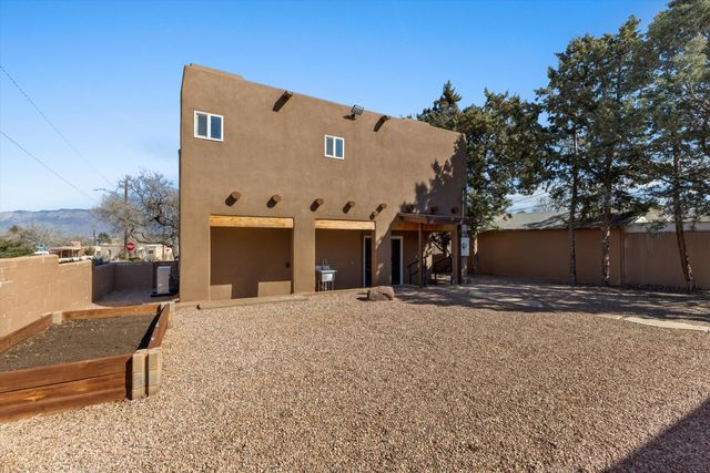 1601 Anderson Place SE, Albuquerque, NM 87108