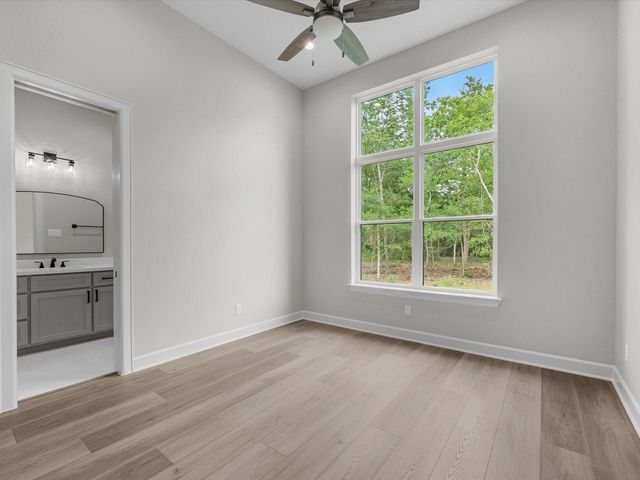 10039 Lakeside Oaks Dr, Plantersville, TX 77363