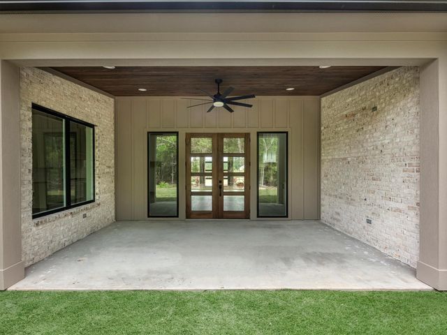 10039 Lakeside Oaks Dr, Plantersville, TX 77363