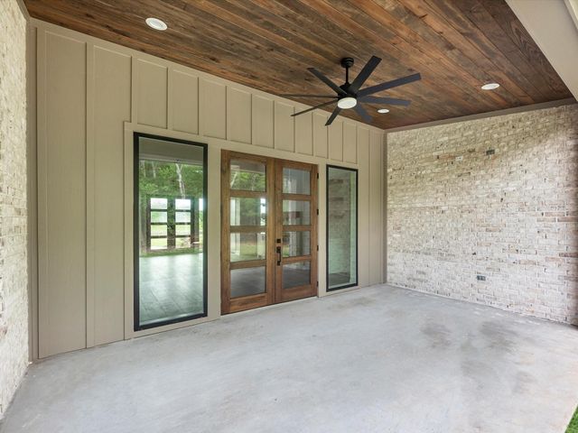 10039 Lakeside Oaks Dr, Plantersville, TX 77363
