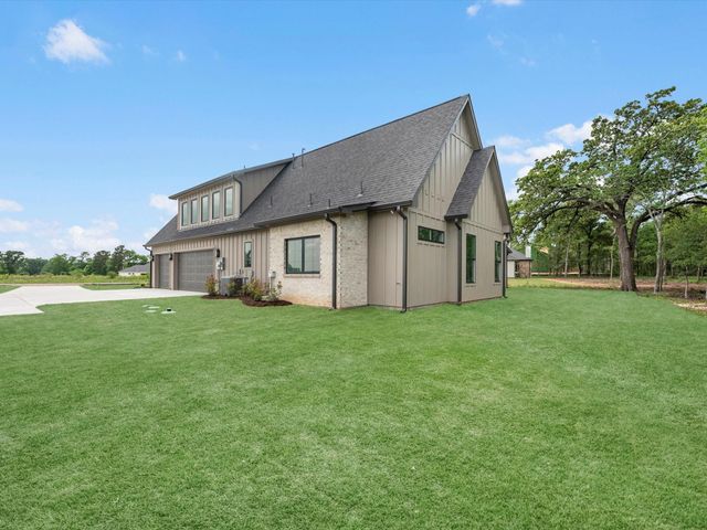 10039 Lakeside Oaks Dr, Plantersville, TX 77363