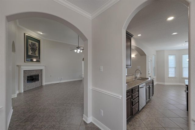 145 Dawns Edge Drive, Conroe, TX 77356