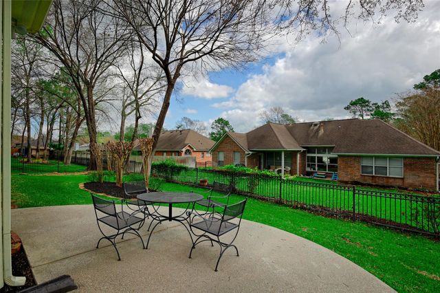 145 Dawns Edge Drive, Conroe, TX 77356