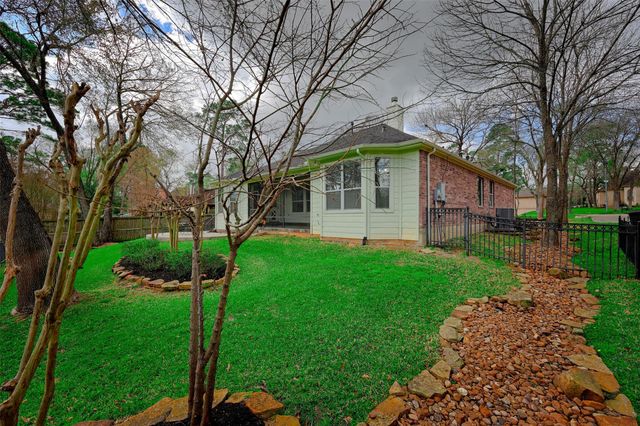 145 Dawns Edge Drive, Conroe, TX 77356