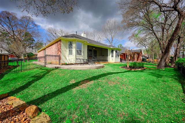 145 Dawns Edge Drive, Conroe, TX 77356