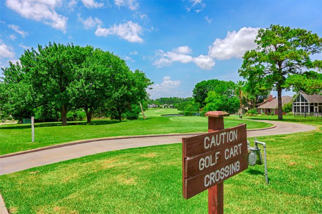 145 Dawns Edge Drive, Conroe, TX 77356