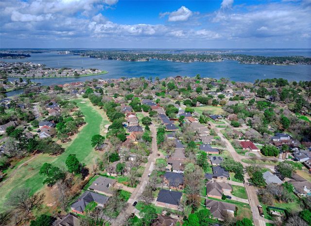 145 Dawns Edge Drive, Conroe, TX 77356