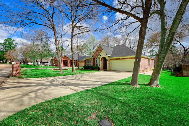 145 Dawns Edge Drive, Conroe, TX 77356