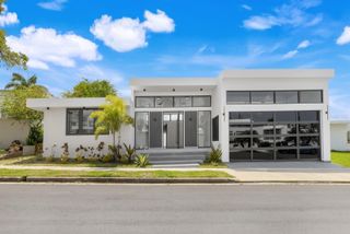 13-12 SANTANDER ST, TORRIMAR 12-13, Guaynabo, PR 00966