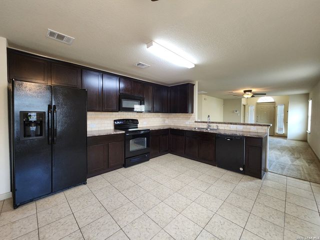 789 GREAT OAKS DR, New Braunfels, TX 78130