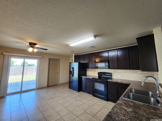 789 GREAT OAKS DR, New Braunfels, TX 78130