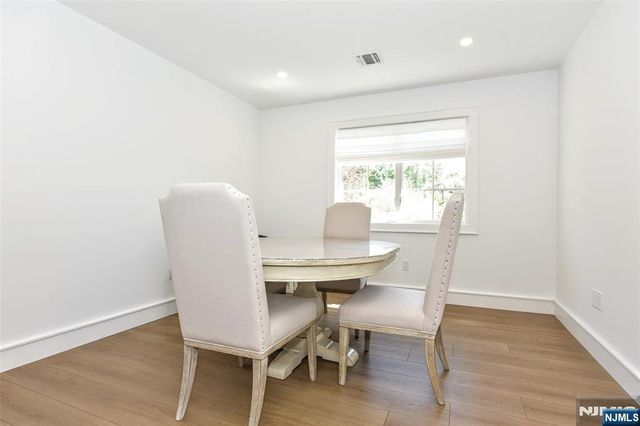 17 Grandview Avenue, Upper Saddle River, NJ 07458