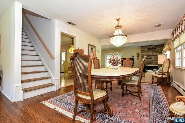 17 Grandview Avenue, Upper Saddle River, NJ 07458