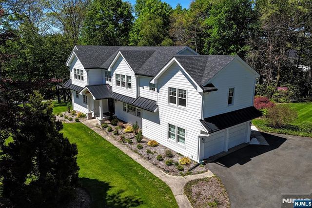 17 Grandview Avenue, Upper Saddle River, NJ 07458