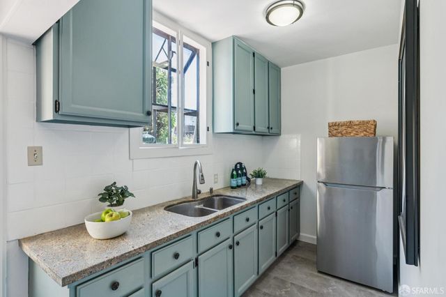 573 Edinburgh Street, San Francisco, CA 94112