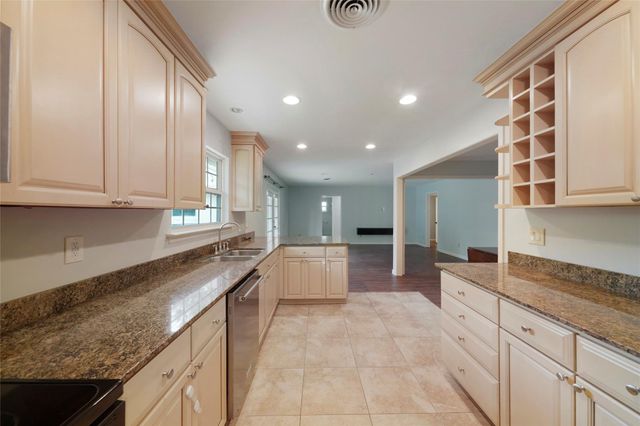 10502 Timberwood Drive, Houston, TX 77043