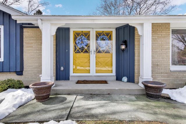 1103 W Montclaire AVENUE, Milwaukee, WI 53217