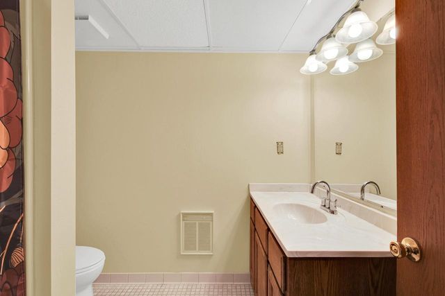 1103 W Montclaire AVENUE, Milwaukee, WI 53217