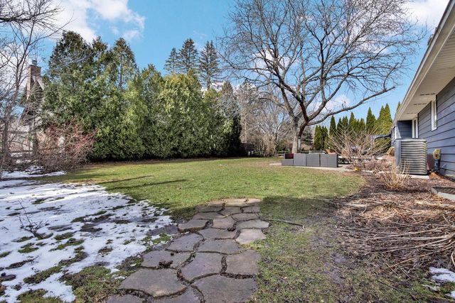 1103 W Montclaire AVENUE, Milwaukee, WI 53217