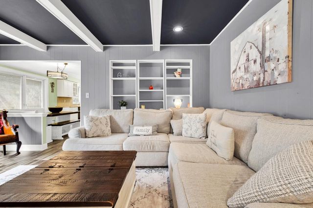 1103 W Montclaire AVENUE, Milwaukee, WI 53217